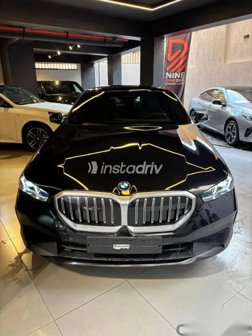 بي ام دبليو 520 2026 أسود جديدة للبيع - 3
