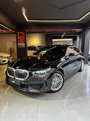 بي ام دبليو 520 2026 أسود جديدة للبيع