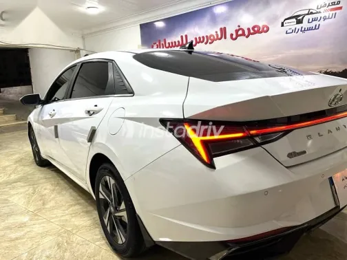 Hyundai Elantra 2021 White Used for Sale - 5