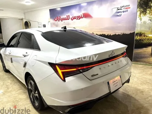 Hyundai Elantra 2021 White Used for Sale - 6