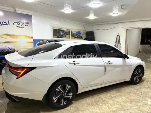 Hyundai Elantra 2021 White Used for Sale - 9
