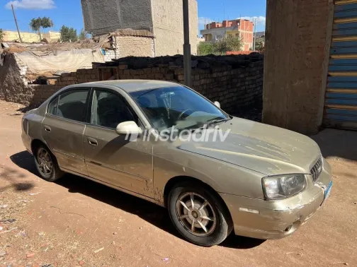 هيونداي افانتي 2000 ذهبي مستعملة للبيع - 2