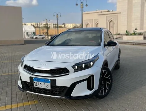 كيا اكسيد 2023 أبيض مستعملة للبيع - 4