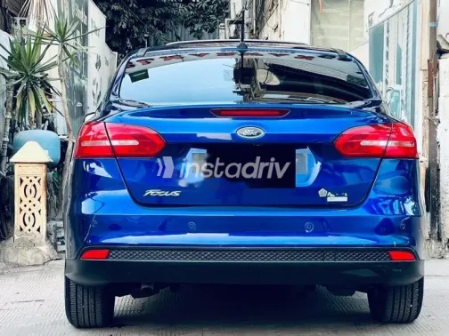 فورد فوكس 2018 أزرق غامق مستعملة للبيع - 3