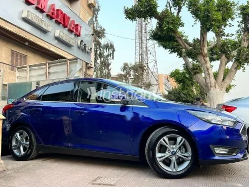 فورد فوكس 2018 أزرق غامق مستعملة للبيع - 4