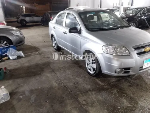 شيفروليه افيو 2010 فضي مستعملة للبيع - 2