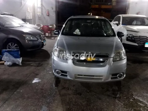 شيفروليه افيو 2010 فضي مستعملة للبيع - 3