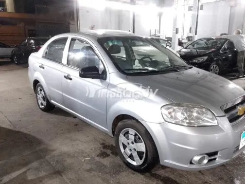 شيفروليه افيو 2010 فضي مستعملة للبيع - 4