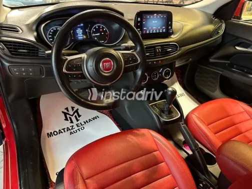 فيات تيبو 2021 أحمر مستعملة للبيع - 2