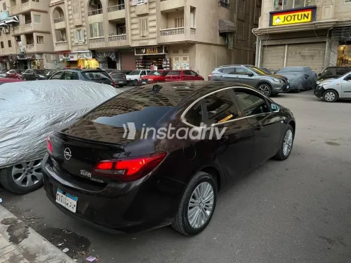 اوبل أسترا 2015 بني مستعملة للبيع - 3