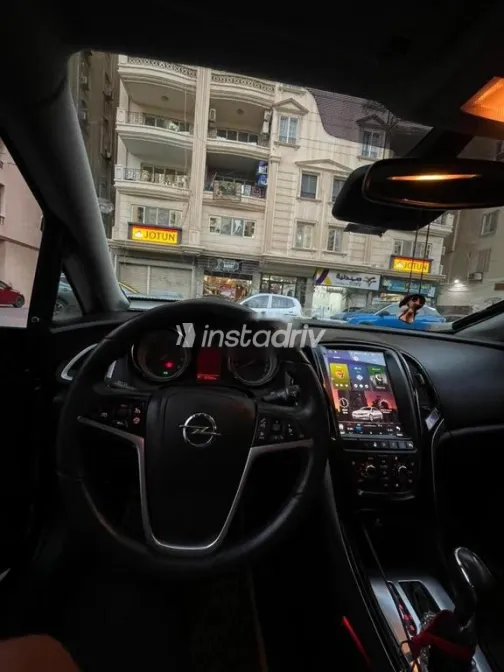 اوبل أسترا 2015 بني مستعملة للبيع - 4