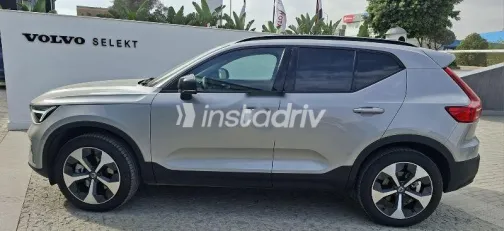 فولفو XC 40 2025 فضي مستعملة للبيع - 2