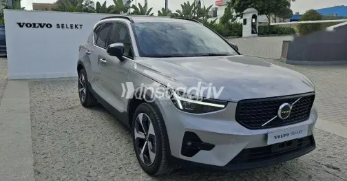 فولفو XC 40 2025 فضي مستعملة للبيع - 5