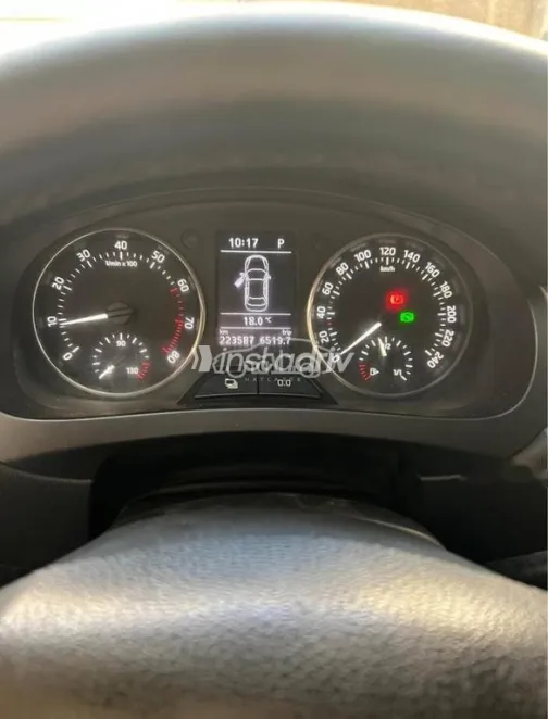 سكودا رابيد 2015 فضي مستعملة للبيع - 3