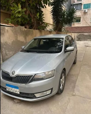 سكودا رابيد 2015 فضي مستعملة للبيع