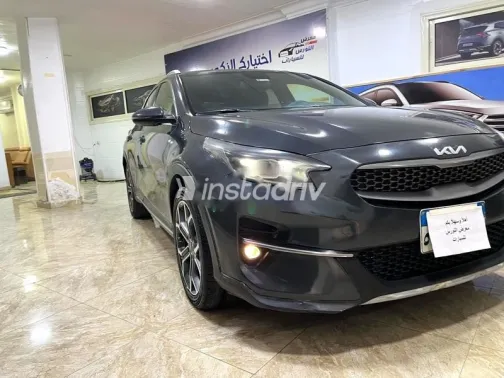كيا اكسيد 2022 رمادي مستعملة للبيع - 3