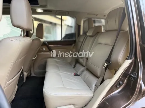 ميتسوبيشي باجيرو 2019 بني مستعملة للبيع - 3