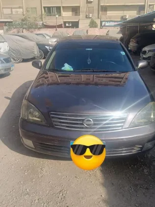 نيسان صنى 2015 باذنجاني مستعملة للبيع