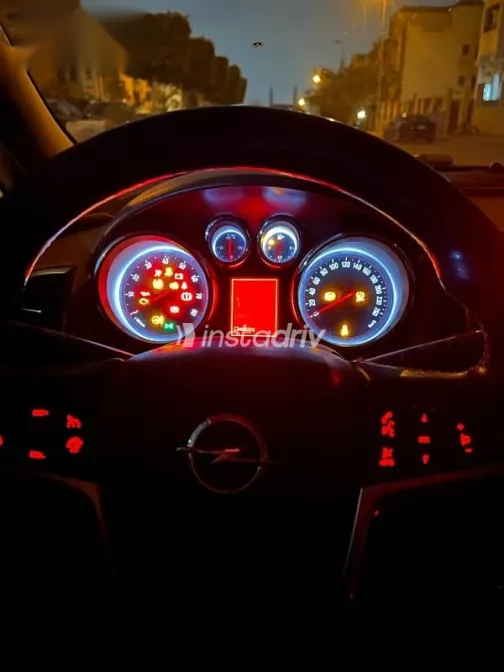 Opel Astra 2013 Black Used for Sale - 4