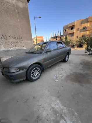 ميتسوبيشي باجيرو 1993 أخضر مستعملة للبيع