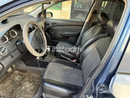 شيفروليه افيو 2016 أزرق غامق مستعملة للبيع - 7