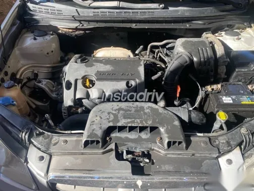 هيونداي إلنترا 2009 فضي مستعملة للبيع - 4