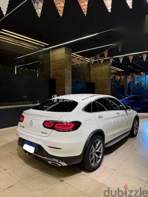 مرسيدس GLC 2022 أبيض مستعملة للبيع - 2