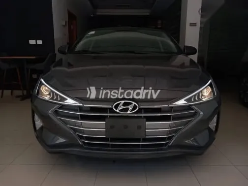 هيونداي إلنترا 2026 رمادي جديدة للبيع - 1