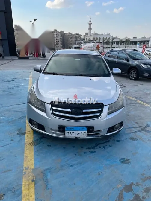 Chevrolet Cruze 2010 Silver Used for Sale - 1