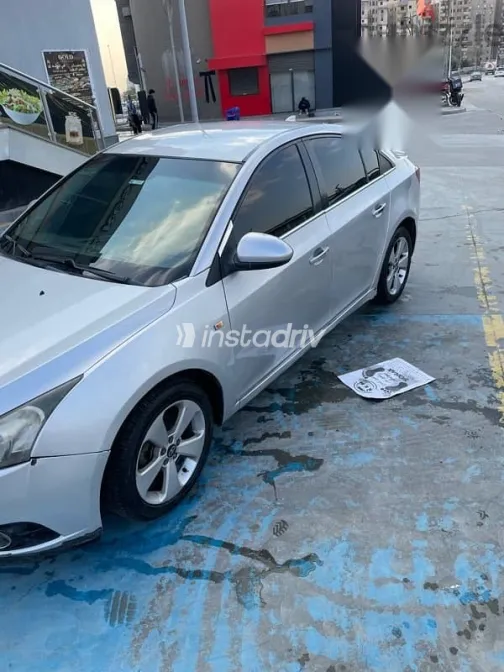 Chevrolet Cruze 2010 Silver Used for Sale - 3
