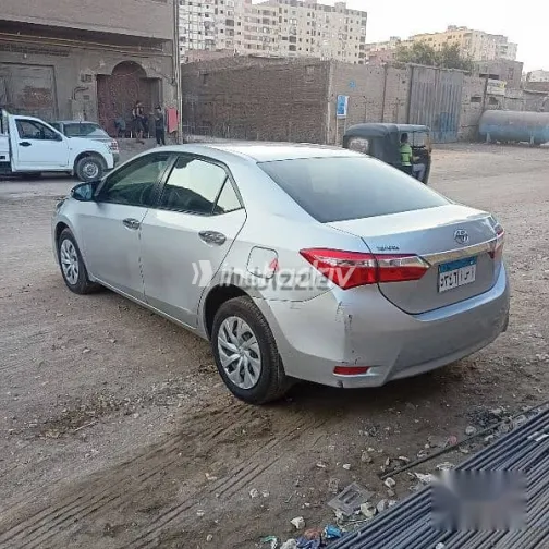 تويوتا كورولا 2019 فضي مستعملة للبيع - 2