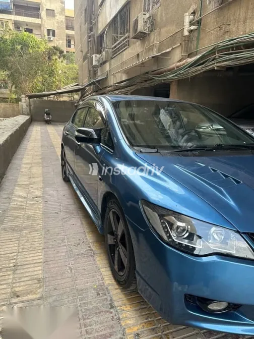 هوندا سيفك 2009 أزرق غامق مستعملة للبيع - 5