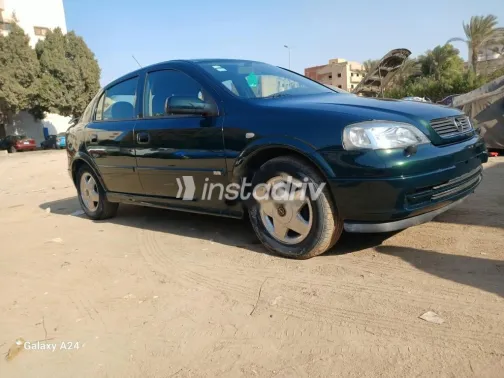 اوبل أسترا 2000 أخضر غامق مستعملة للبيع - 2