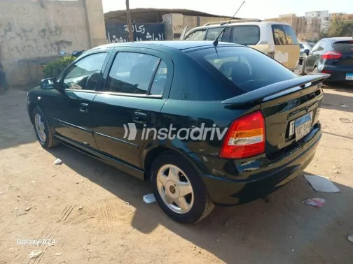 اوبل أسترا 2000 أخضر غامق مستعملة للبيع - 5
