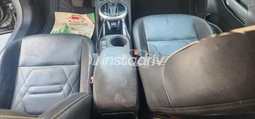 Nissan Juke 2022 White Used for Sale - 4