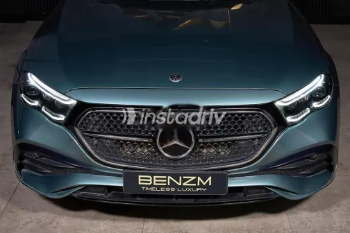 مرسيدس E 300 2024 أزرق غامق مستعملة للبيع - 4