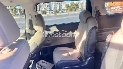 كيا كارنفال 2024 أبيض مستعملة للبيع - 5