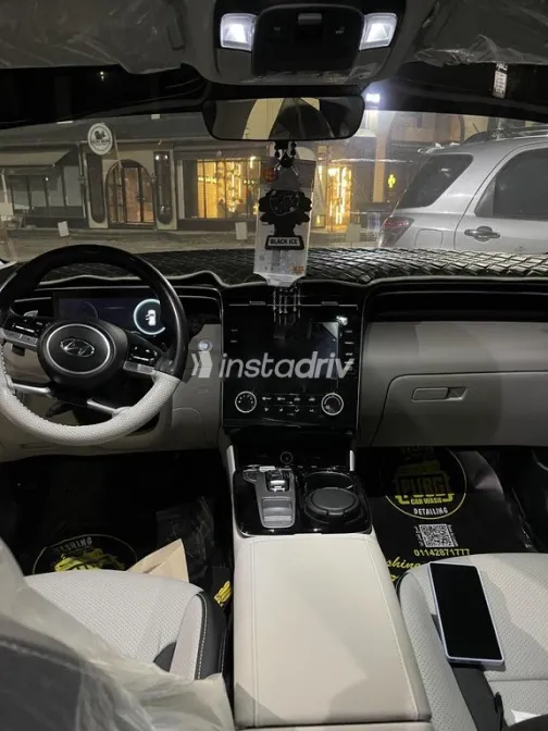 Hyundai Tucson 2023 White Used for Sale - 3