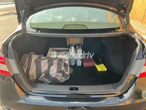 نيسان سنترا 2017 أبيض مستعملة للبيع - 2