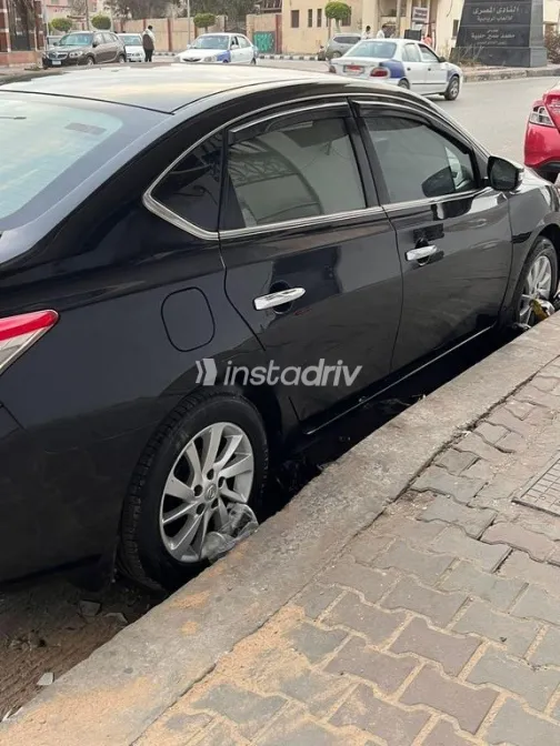 نيسان سنترا 2017 أبيض مستعملة للبيع - 5