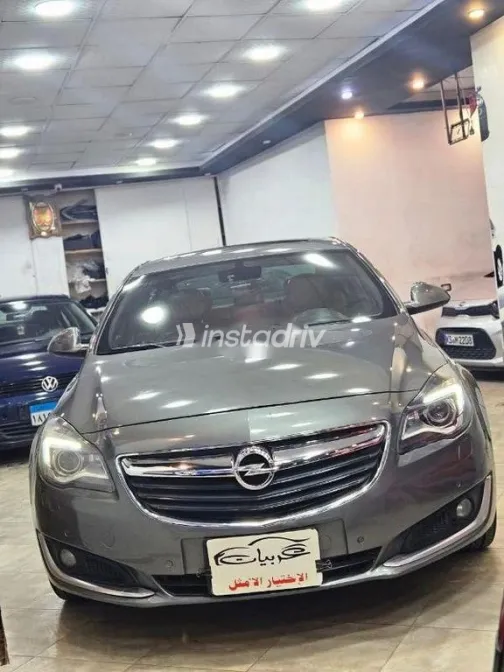 Opel Insignia 2017 Gray Used for Sale - 1