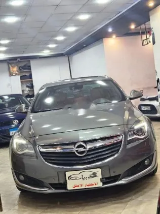اوبل أنسيجنيا 2017 رمادي مستعملة للبيع