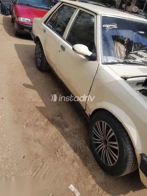 مازدا 323 1982 أبيض مستعملة للبيع - 5