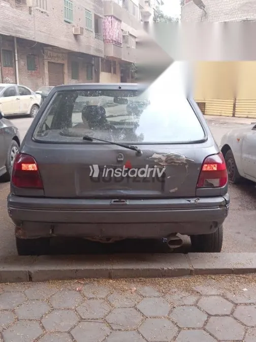 فورد فيستا 1996 فضي مستعملة للبيع - 1