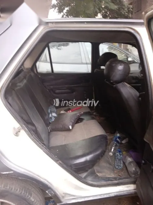 فورد فيستا 1996 فضي مستعملة للبيع - 2