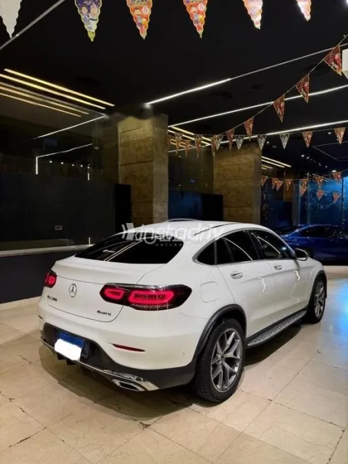مرسيدس GLC 200 2022 أبيض مستعملة للبيع - 2