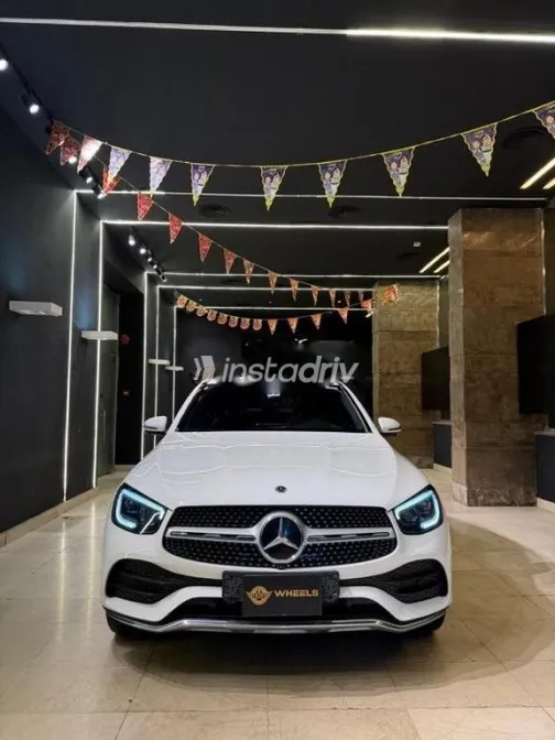 مرسيدس GLC 200 2022 أبيض مستعملة للبيع - 3