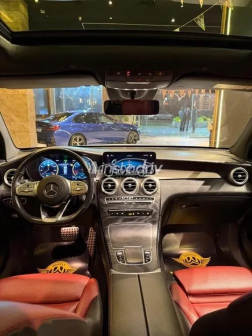 مرسيدس GLC 200 2022 أبيض مستعملة للبيع - 4