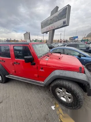 جيب رانجلر 2010 أحمر مستعملة للبيع