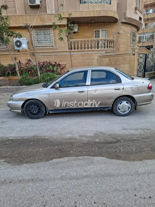 Kia Sephia 2002 White Used for Sale - 1